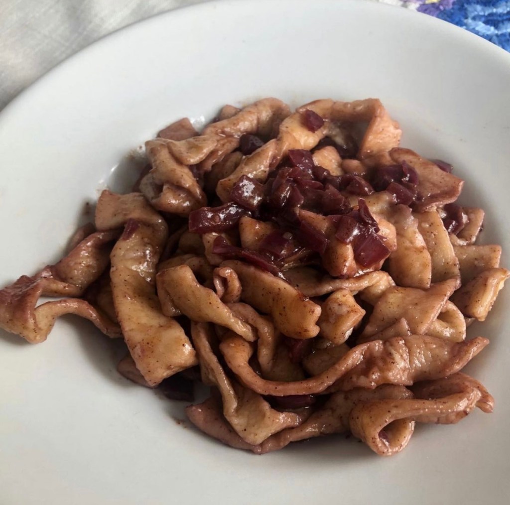 紅酒洋蔥手工義大利麵/ Tagliatelle fatte in casa al&nbsp;Bonarda