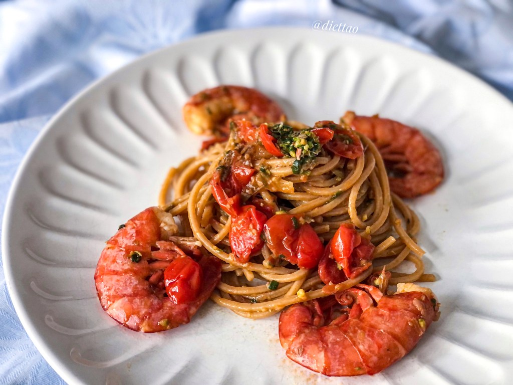 鮮蝦番茄全麥義大利麵佐開心果 / Spaghetti integrali ai pomodori con gamberi e&nbsp;pistacchio